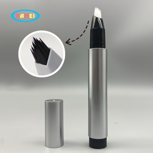 Het laatste nieuws van het bedrijf over Ontdek innovatieve eyeliner potloodverpakkingen en lege make-up containers.