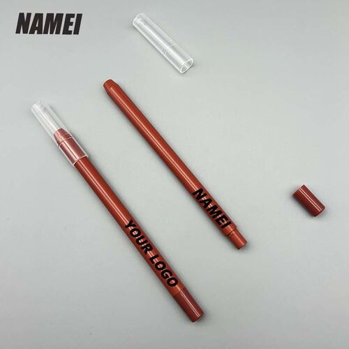 Laatste bedrijfsblogs Ultra-fijne cremige matte lippenscherm voorkomt bloeden van lippenstift en vormt perfecte lippen