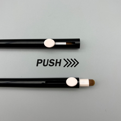 Goede prijs. Leeg Twist Up Lip Liner Container OEM Logo Eyeliner Potlood Verpakking Lip Liner Container met Push-Pull Lipbrush online